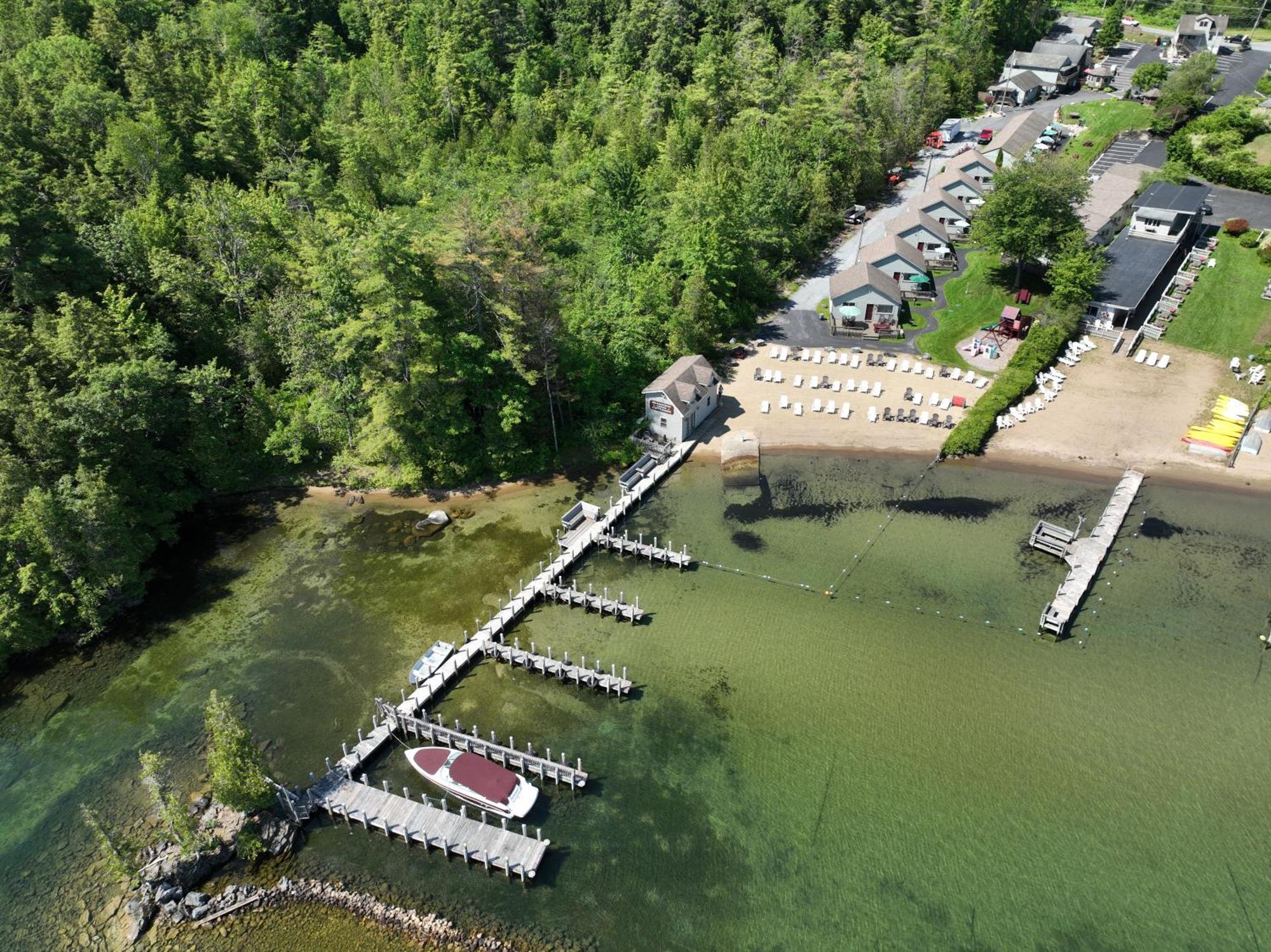 Lake George Diamond Cove Cottages, Cabins, & Hotel Exterior foto